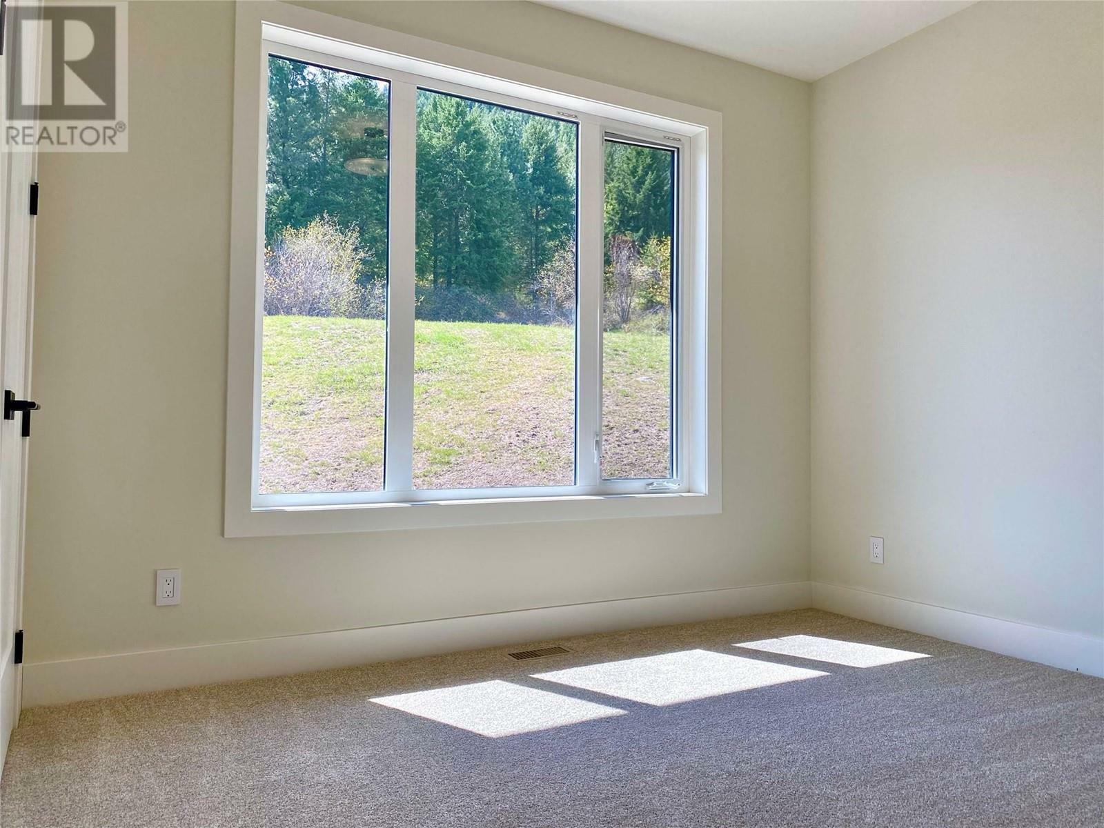 GRAND FORKS, British Columbia, V0H 1H0, CA, 4 Bedrooms Bedrooms, ,4 BathroomsBathrooms,Residential,For Sale,1837825