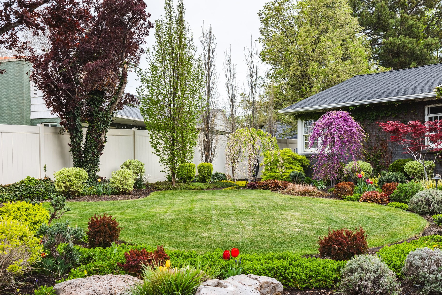  Tastefully Updated Holladay Rambler on .60 acre Manicured Lot - 物件實景