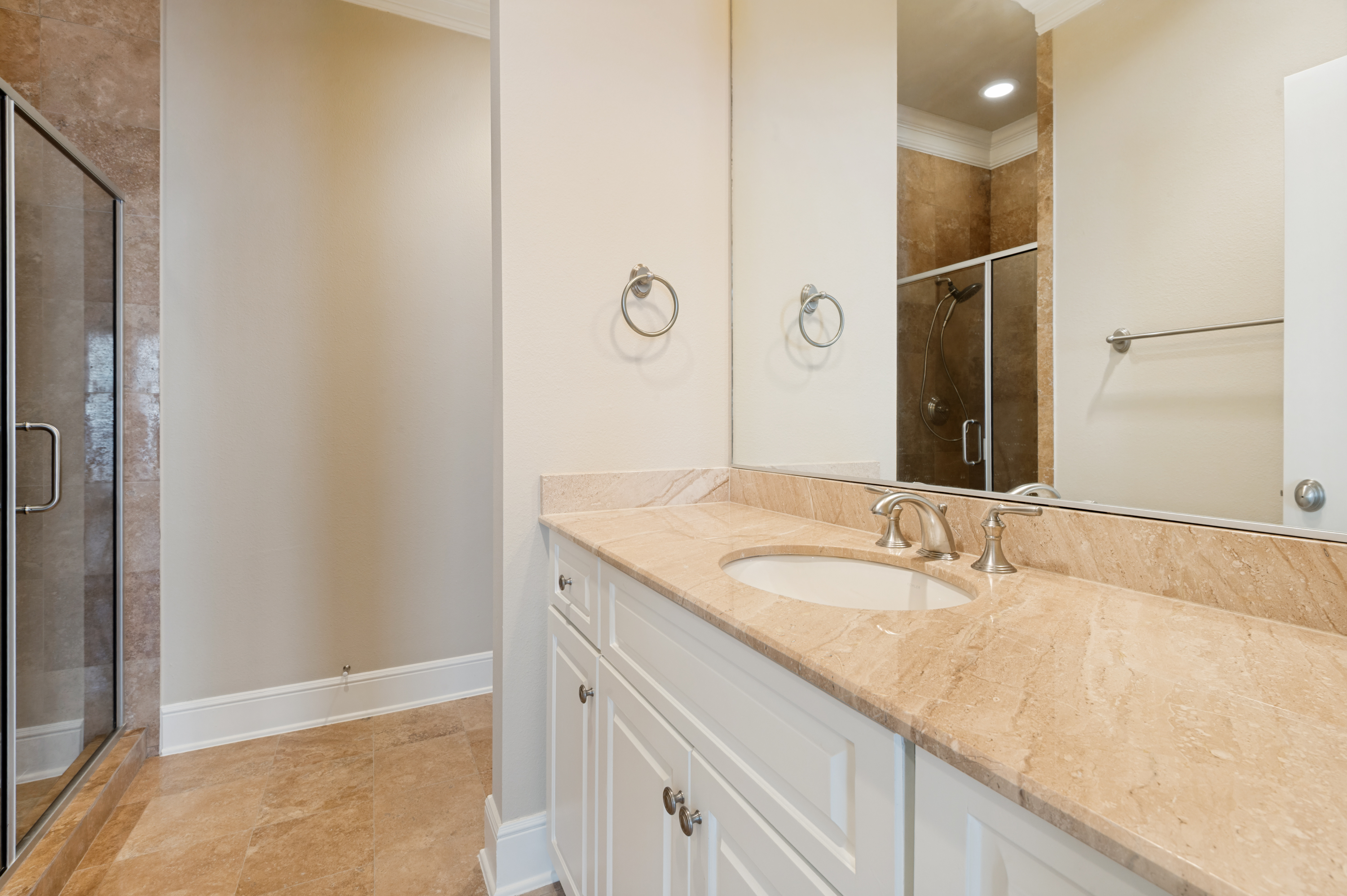  Move right in ... meticulously maintained Midrise in coveted Preston Hollow - 物件實景