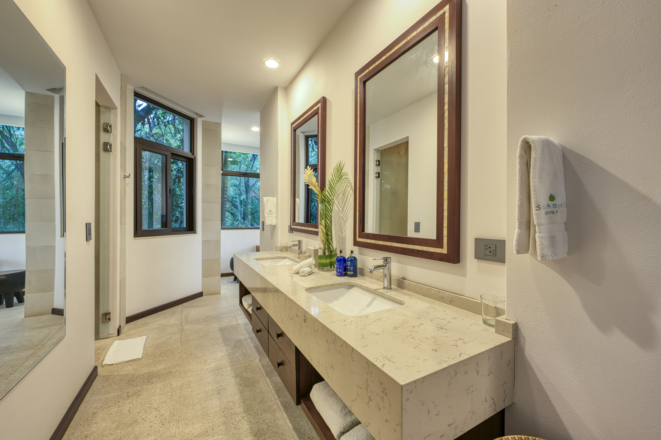 Manuel Antonio, Puntarenas, CR, 4 Bedrooms Bedrooms, ,6 BathroomsBathrooms,Residential,For Sale,1877322