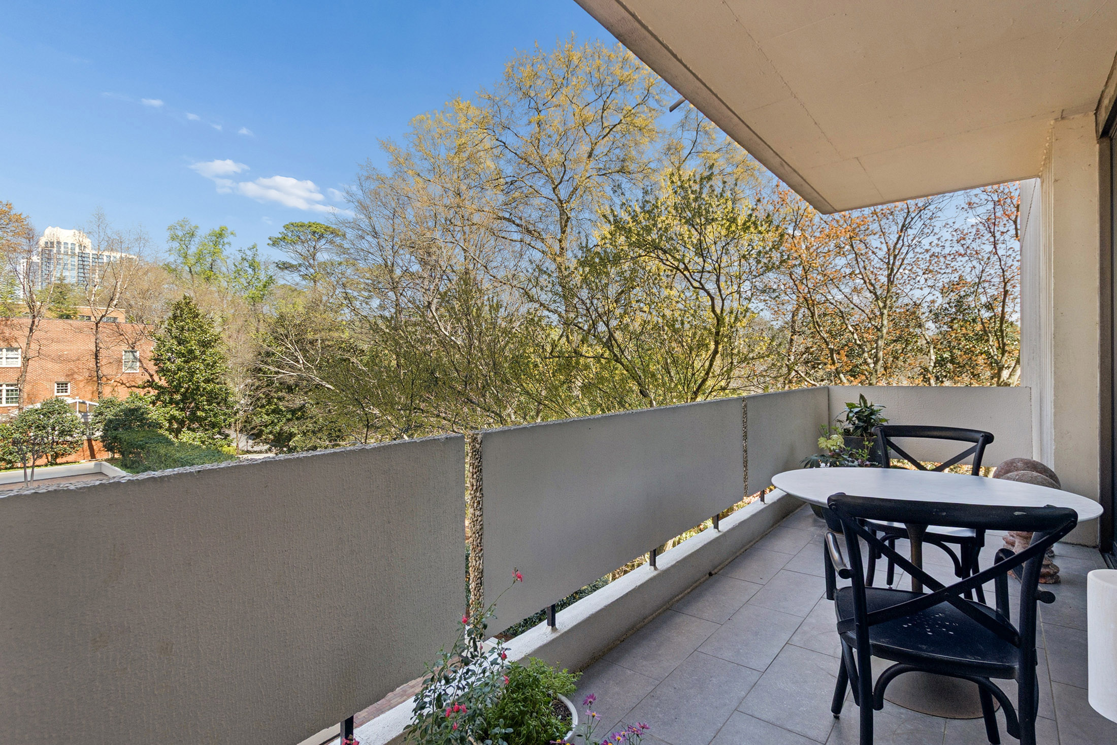  Easy Living at Plaza Towers - 物件實景