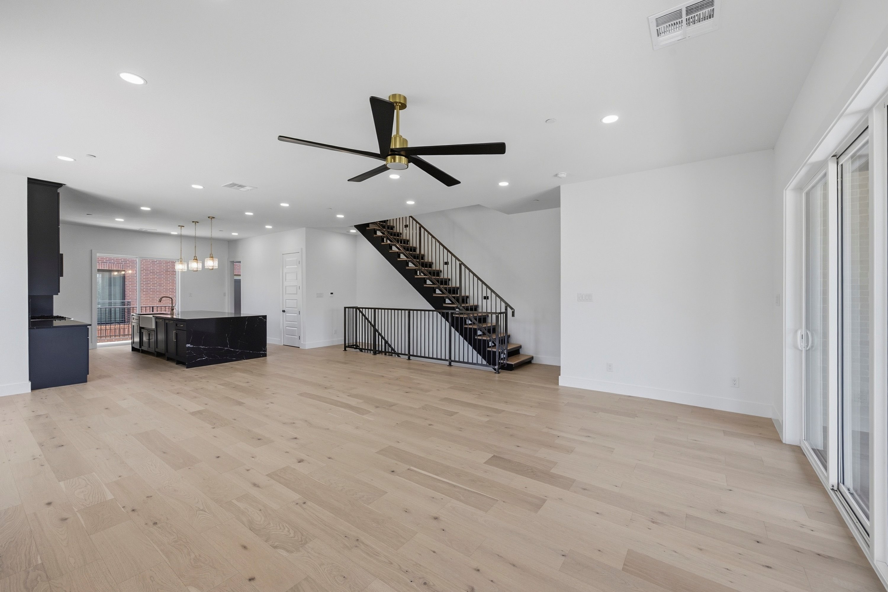  400 Vista Buena Trail, Fort Worth, TX, 76111 - 物件實景