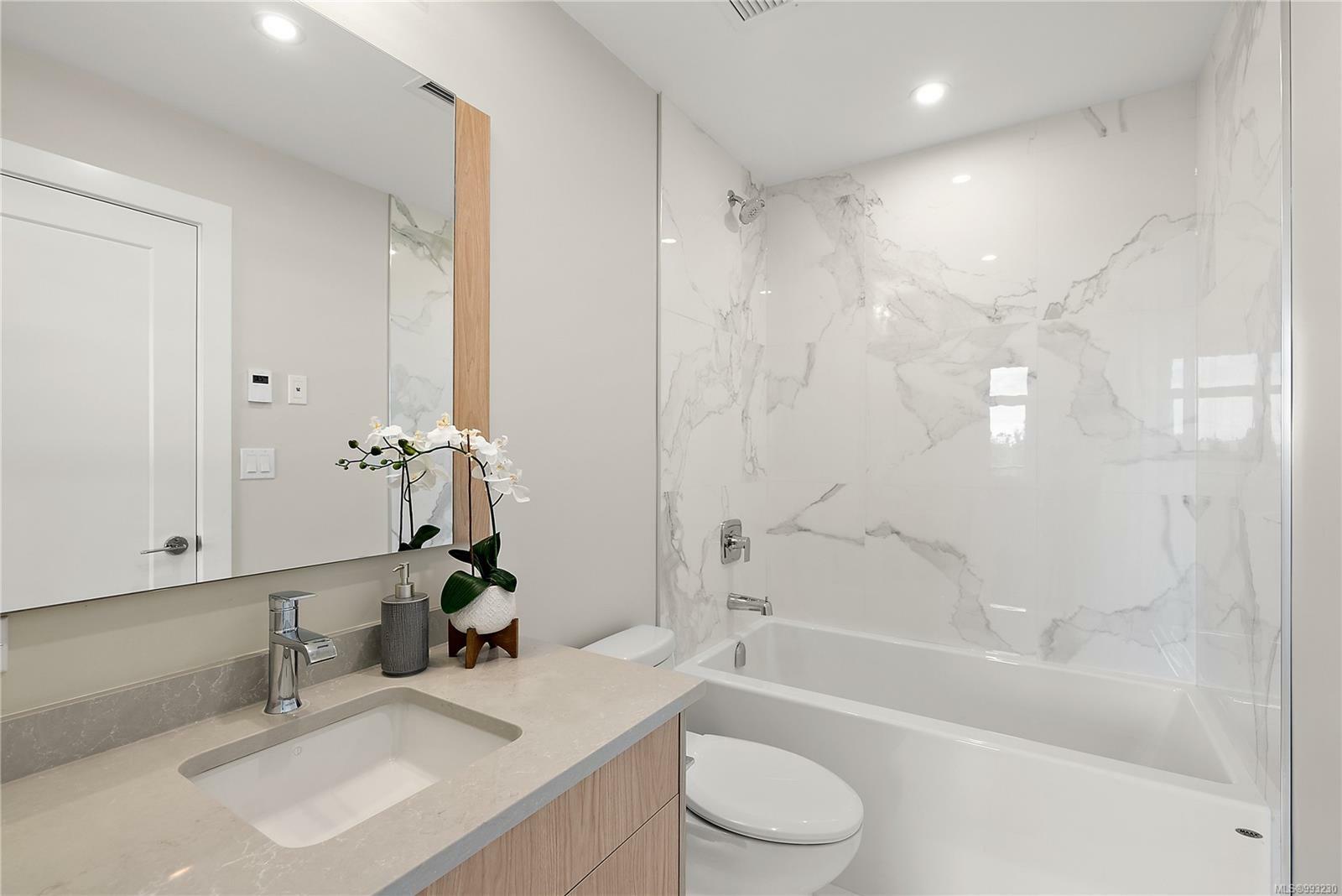 CENTRAL SAANICH, British Columbia, V8M 0B9, CA, 2 Bedrooms Bedrooms, ,Residential,For Sale,1875055