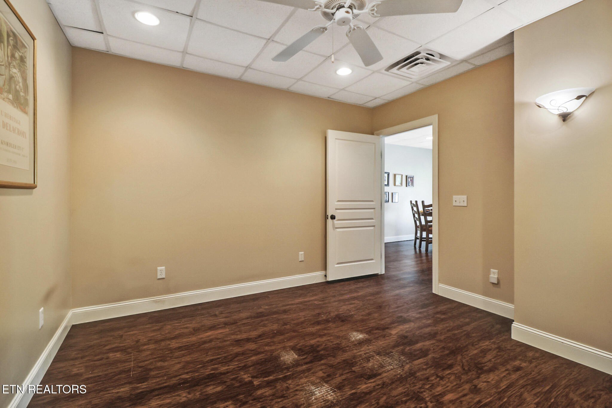 Crossville, Tennessee, 38555, United States, 3 Bedrooms Bedrooms, ,4 BathroomsBathrooms,Residential,For Sale,1977944