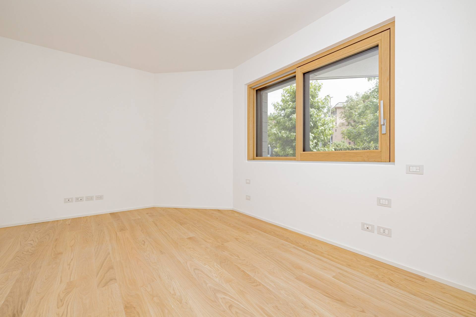 Monza, Monza e Brianza, 20052, IT, 3 Bedrooms Bedrooms, ,3 BathroomsBathrooms,Residential,For Sale,1877596