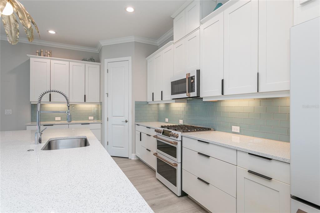 Nokomis, Florida, 34275, United States, 2 Bedrooms Bedrooms, ,2 BathroomsBathrooms,Residential,For Sale,1917205
