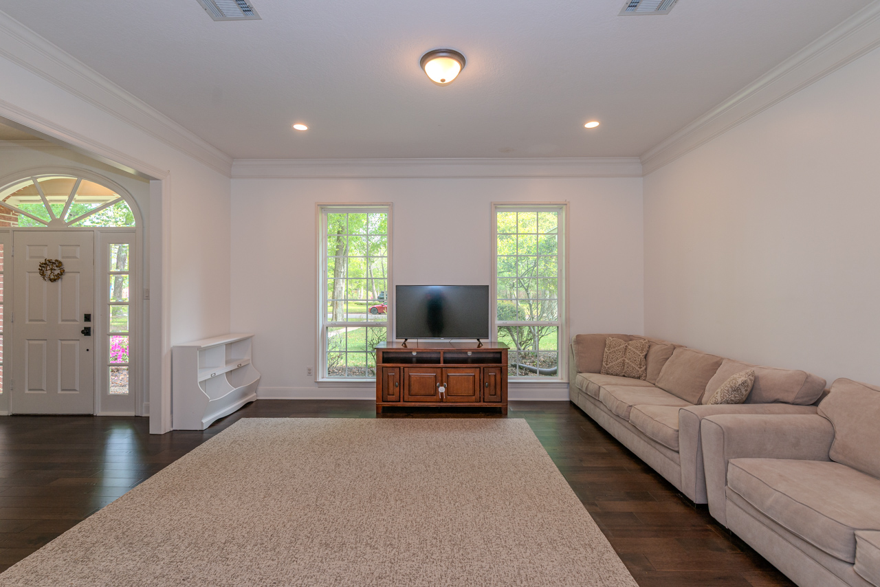 Beaumont, Texas, 77706, United States, 5 Bedrooms Bedrooms, ,4 BathroomsBathrooms,Residential,For Sale,1892171