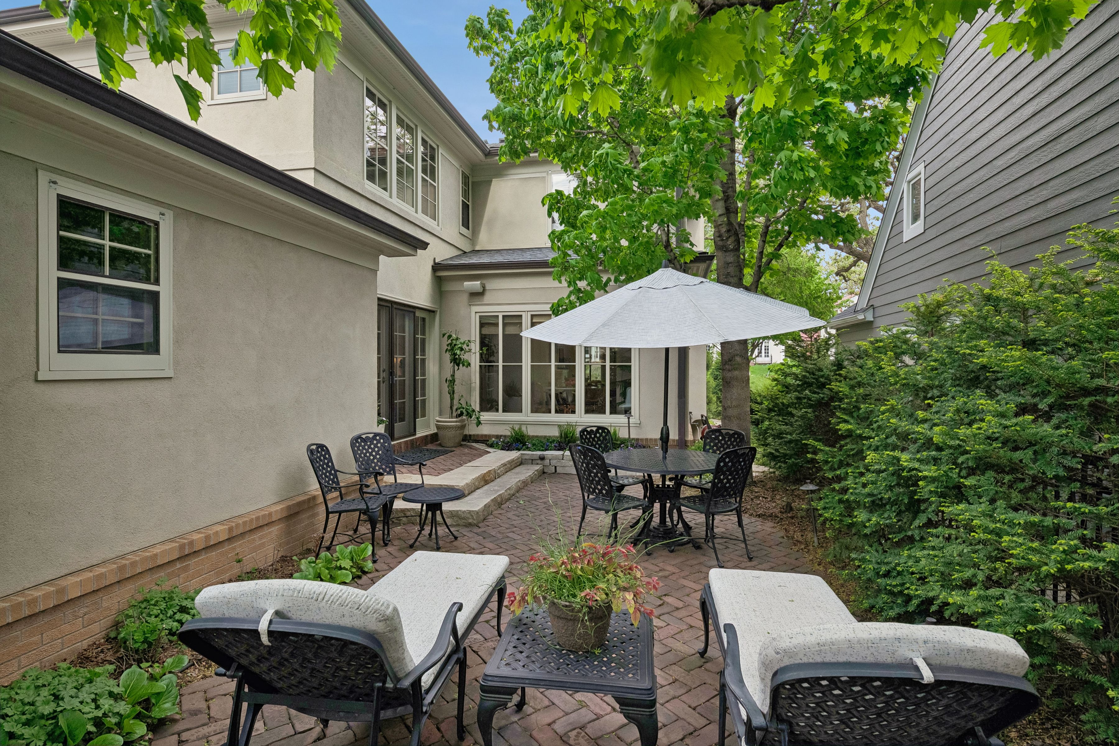  Architectural Elegance in Prestigious Kenwood - 物件實景