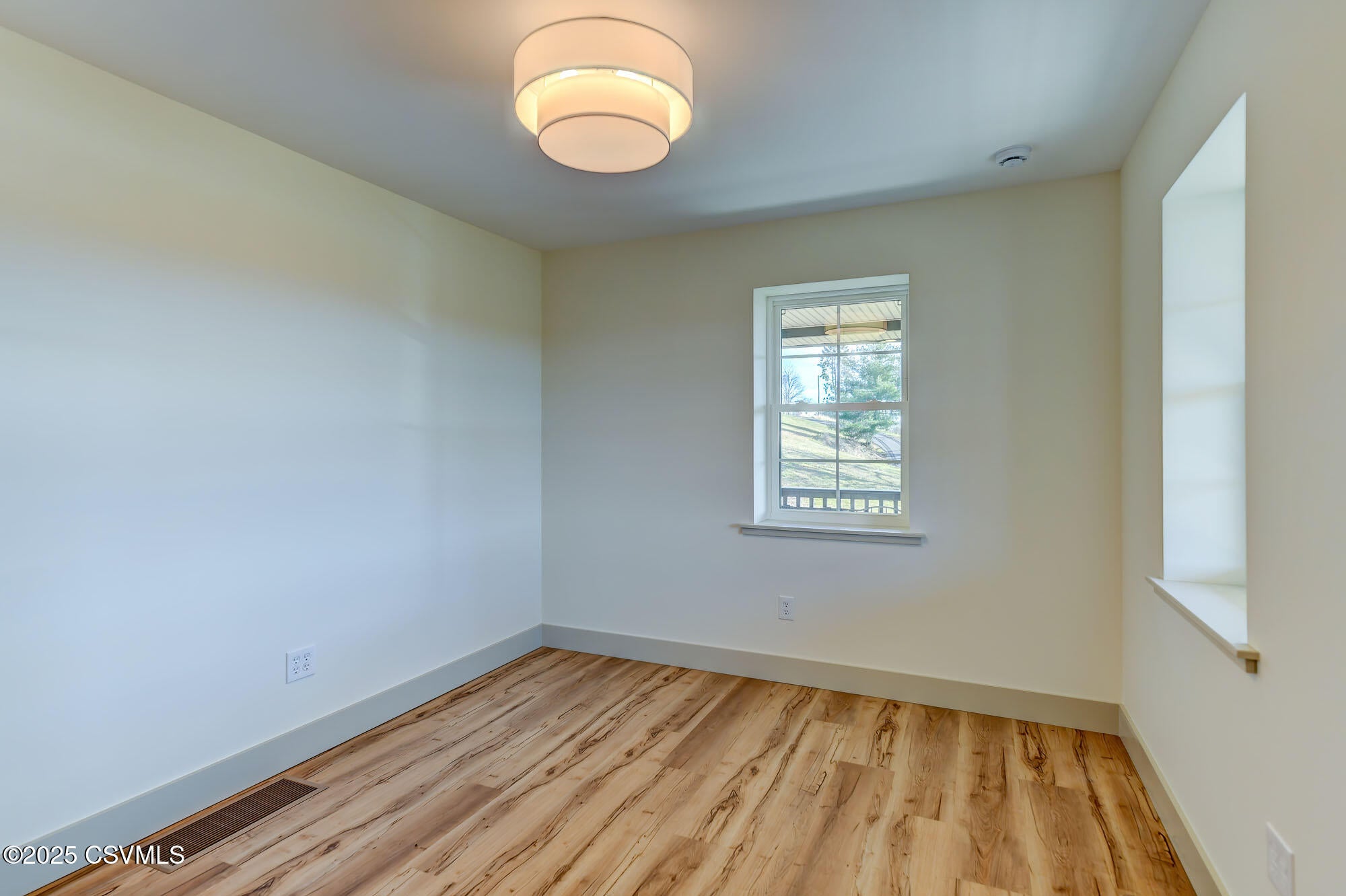 Berwick, Pennsylvania, 18603, United States, 4 Bedrooms Bedrooms, ,2 BathroomsBathrooms,Residential,For Sale,1993834