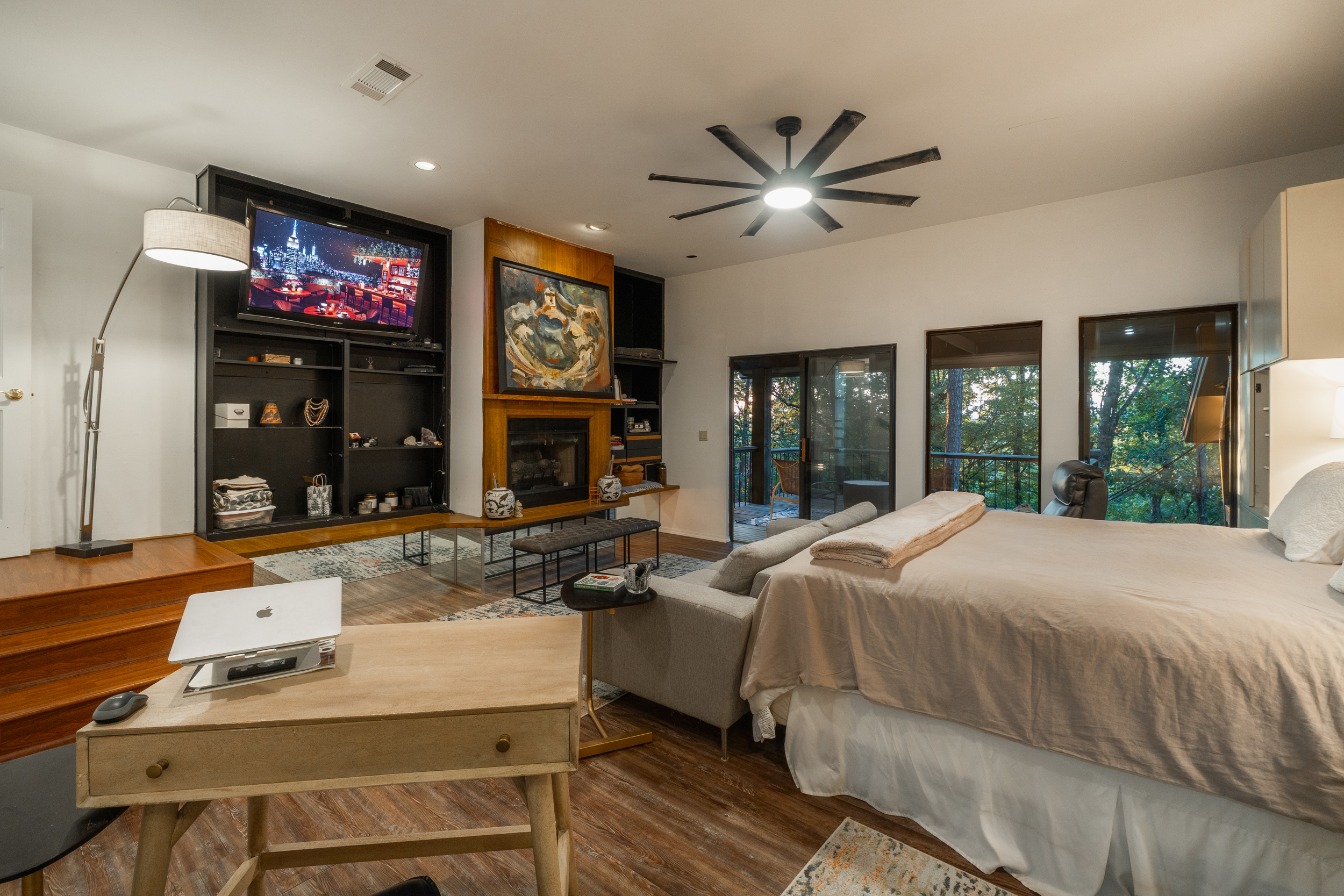 Clarksville, Arkansas, 72830, United States, 5 Bedrooms Bedrooms, ,5 BathroomsBathrooms,Residential,For Sale,1975281