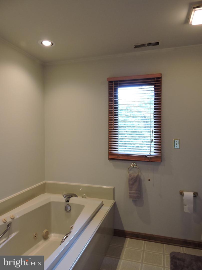 10 TIDEWATER DR, SEAFORD, Delaware, 19973, United States, 5 Bedrooms Bedrooms, ,6 BathroomsBathrooms,Residential,For Sale,10 TIDEWATER DR,1622331