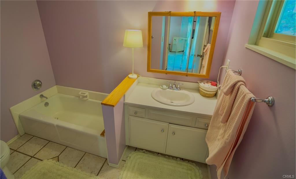 Fallbrook, California, 92028, United States, 2 Bedrooms Bedrooms, ,2 BathroomsBathrooms,Residential,For Sale,1978421