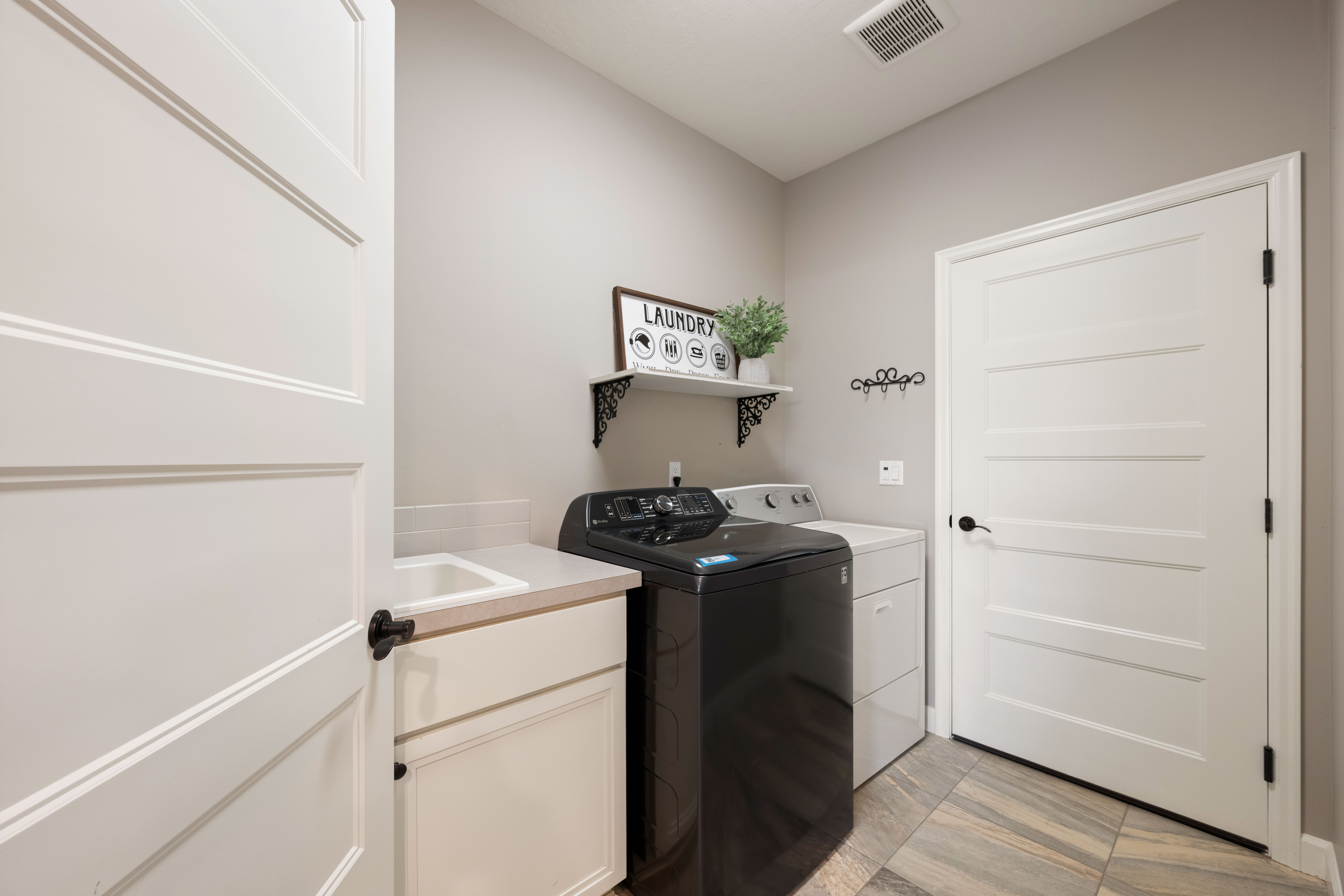  Home Sweet Home in Sagecrest - 物件實景