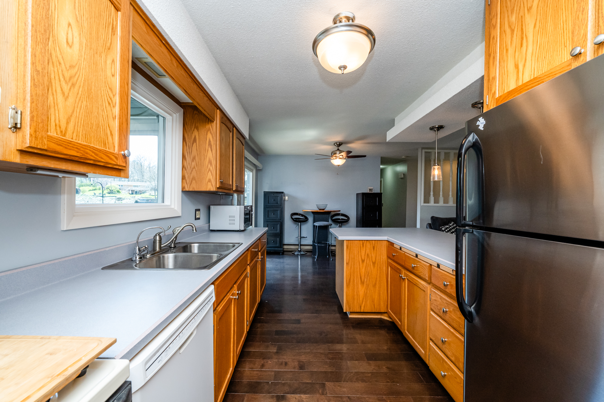 Coloma, Michigan, 49038, United States, 3 Bedrooms Bedrooms, ,2 BathroomsBathrooms,Residential,For Sale,1787347