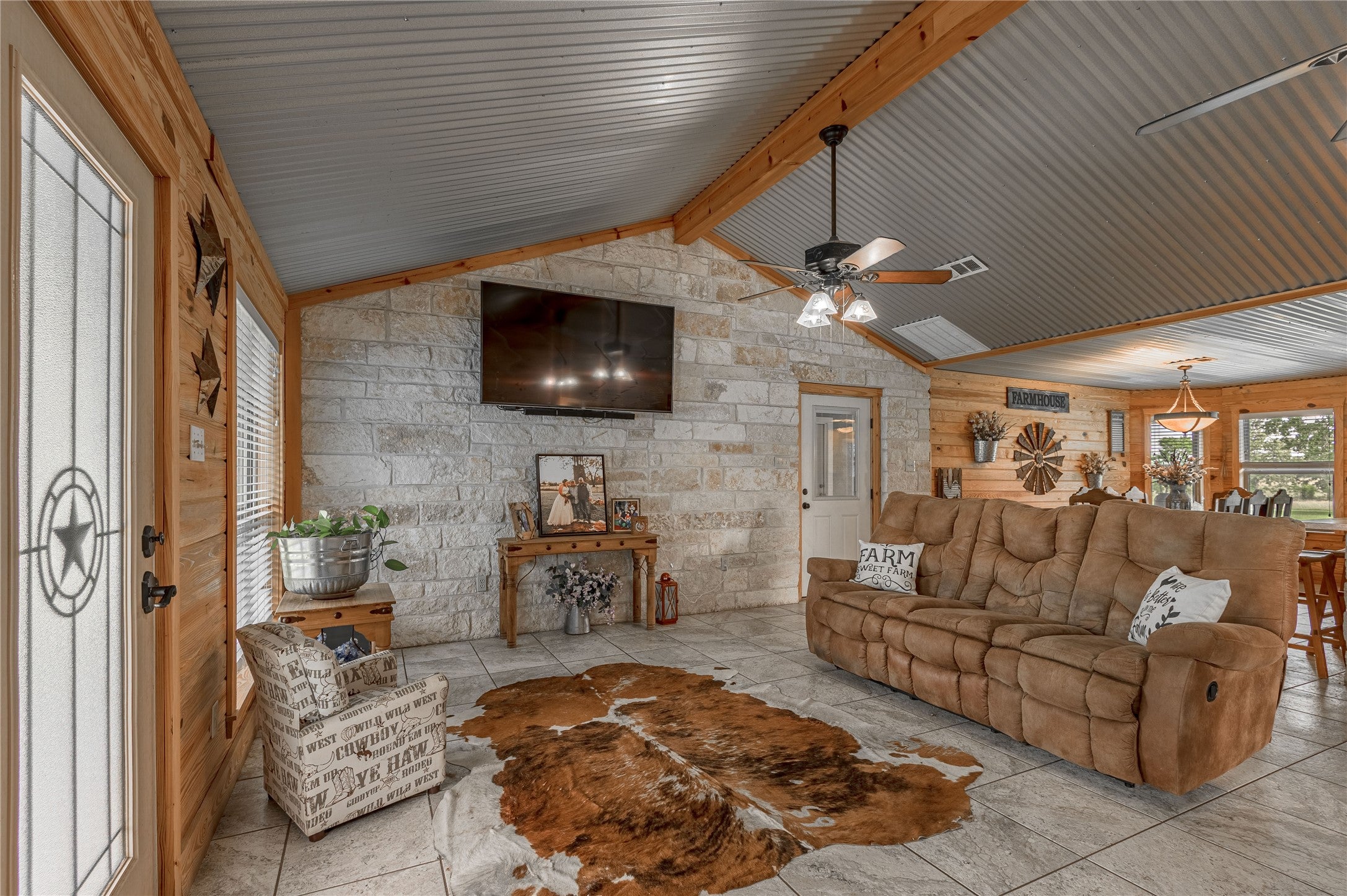 Kennard, Texas, 75847, United States, 3 Bedrooms Bedrooms, ,2 BathroomsBathrooms,Residential,For Sale,1828571