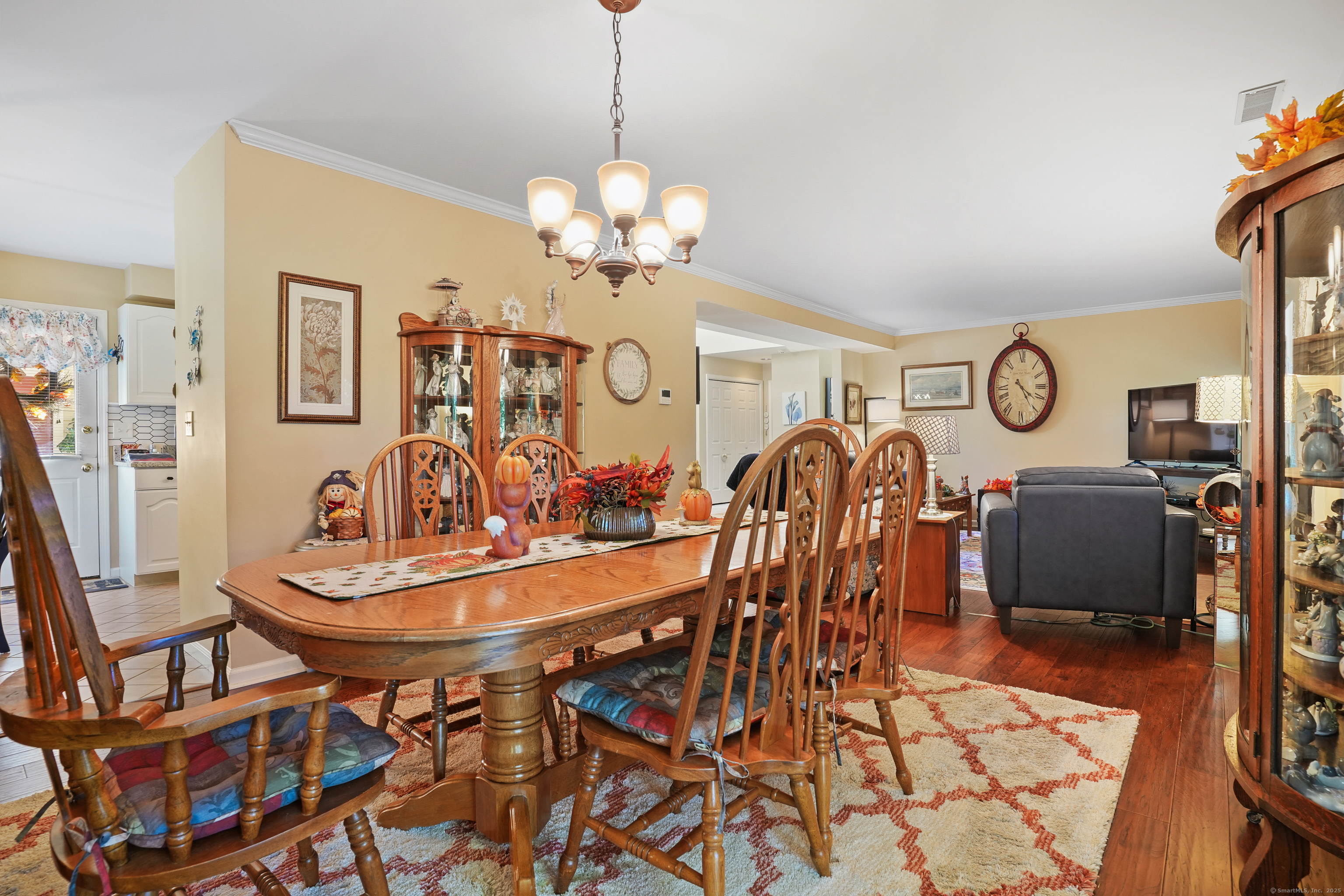 New Milford, Connecticut, 06776, United States, 2 Bedrooms Bedrooms, ,3 BathroomsBathrooms,Residential,For Sale,1970230