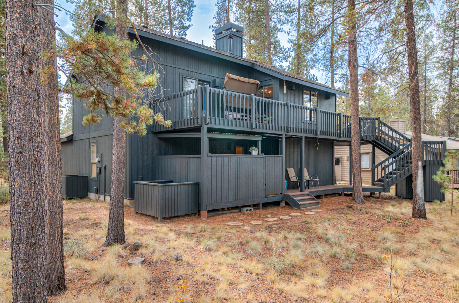 Sunriver, Oregon, 97707, United States, 3 Bedrooms Bedrooms, ,2 BathroomsBathrooms,Residential,For Sale,1982531