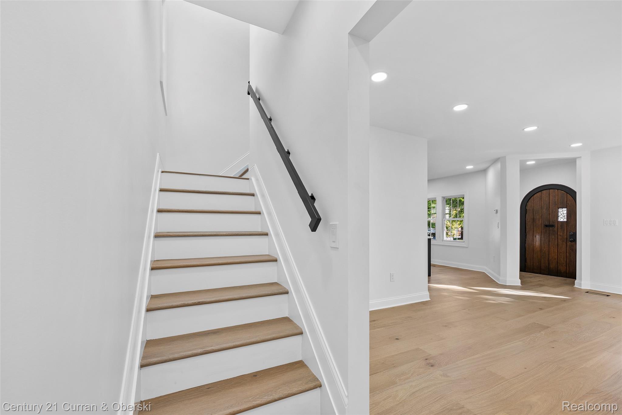 Dearborn, Michigan, 48124, United States, 4 Bedrooms Bedrooms, ,3 BathroomsBathrooms,Residential,For Sale,1979492