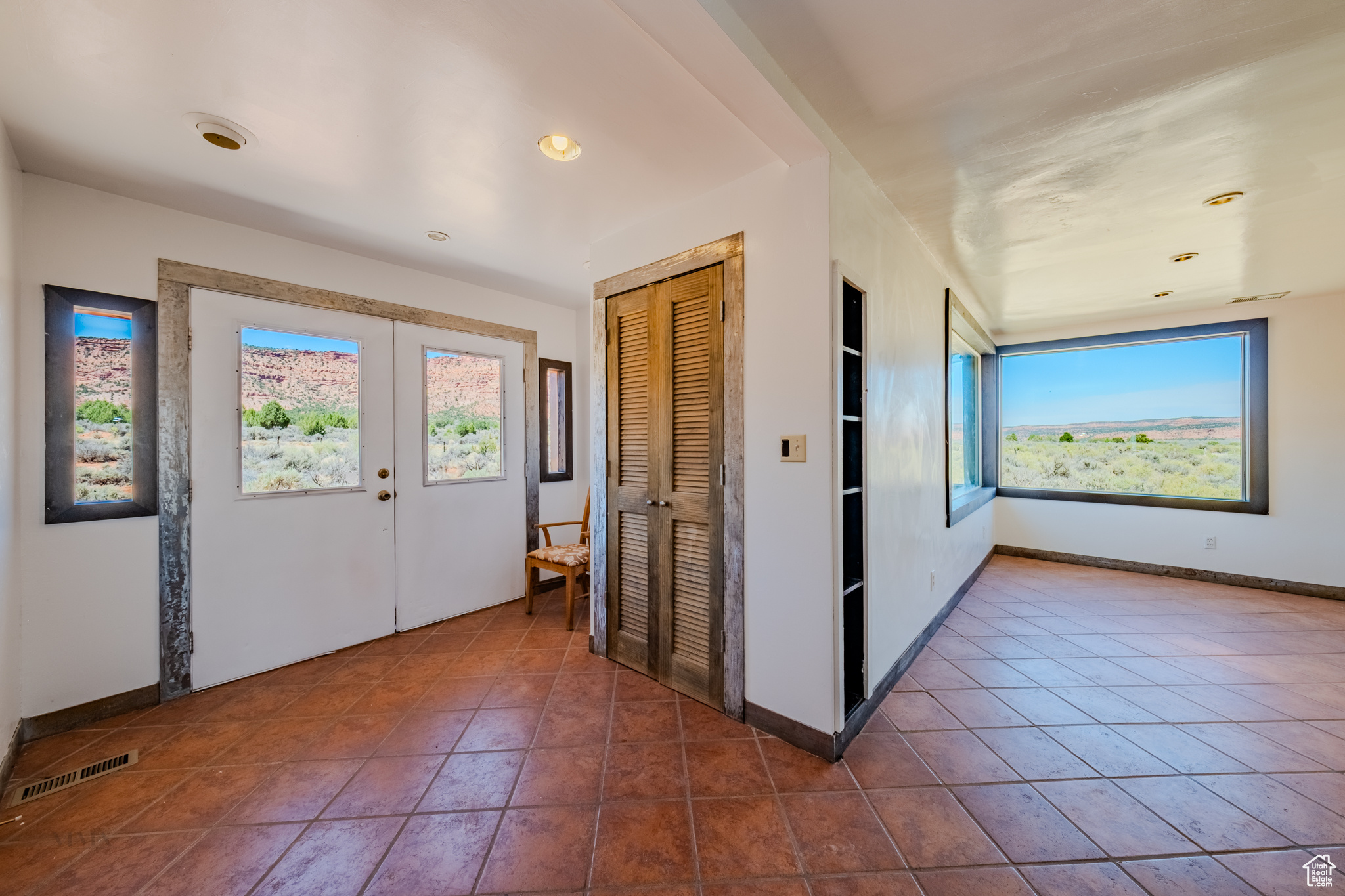 Kanab, Utah, 84741, United States, 4 Bedrooms Bedrooms, ,3 BathroomsBathrooms,Residential,For Sale,1908658
