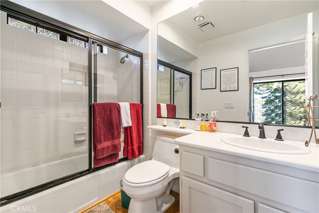 Lake Arrowhead, California, 92352, United States, 3 Bedrooms Bedrooms, ,3 BathroomsBathrooms,Residential,For Sale,1950865