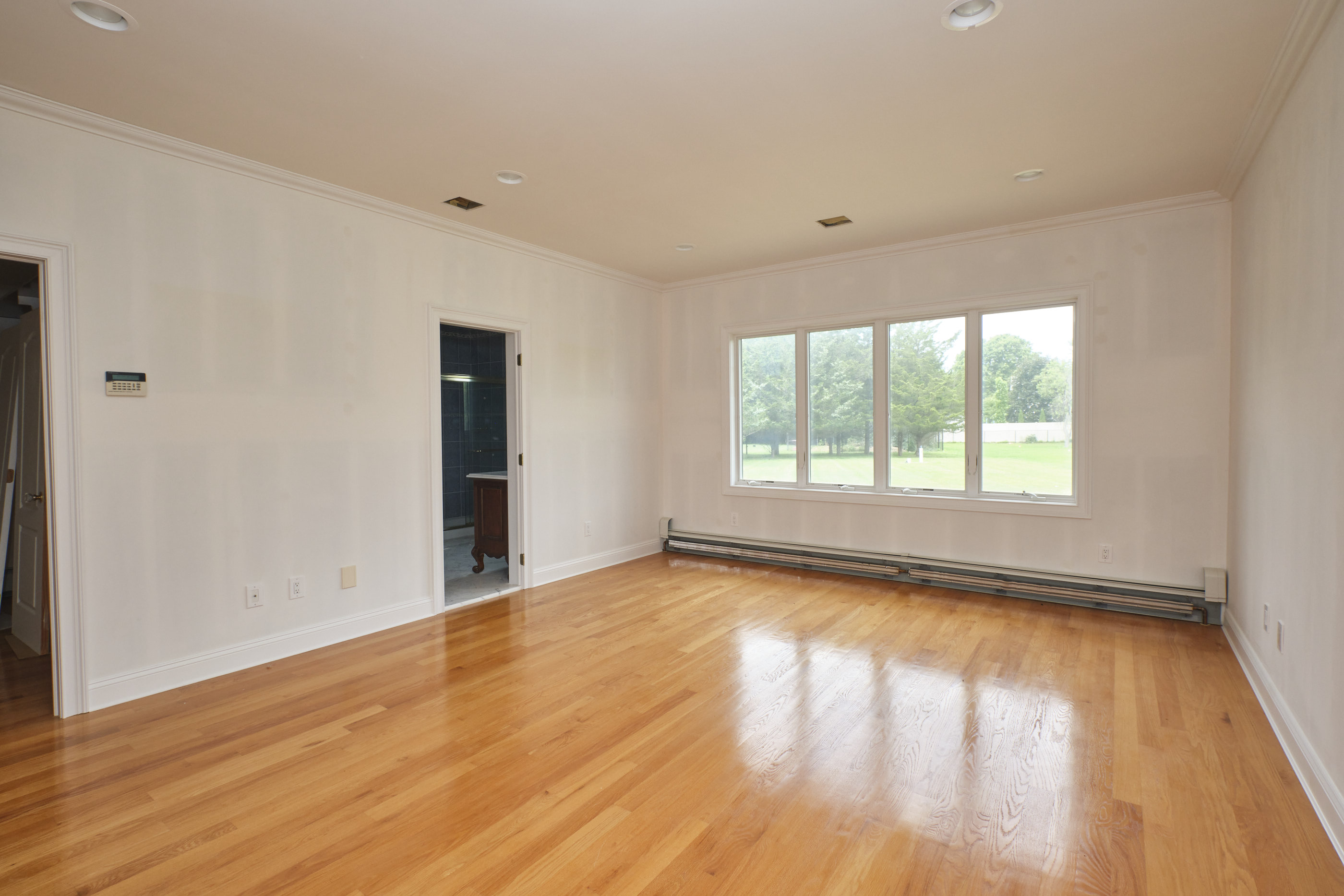 East Marion, New York, 11939, United States, 3 Bedrooms Bedrooms, ,3 BathroomsBathrooms,Residential,For Sale,1895057