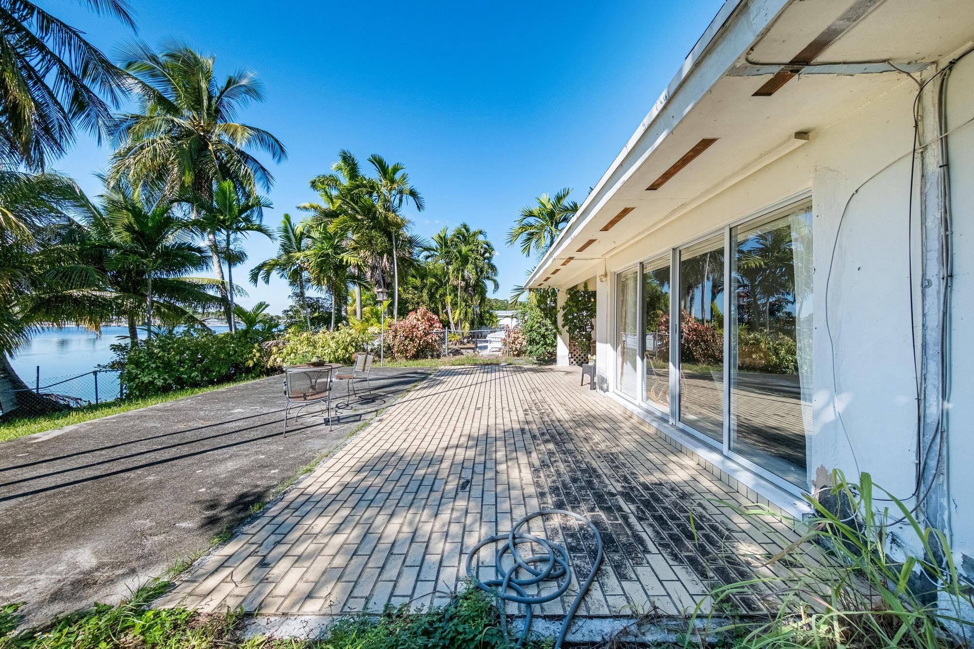 Miami, Florida, 33165, United States, 3 Bedrooms Bedrooms, ,2 BathroomsBathrooms,Residential,For Sale,1995452