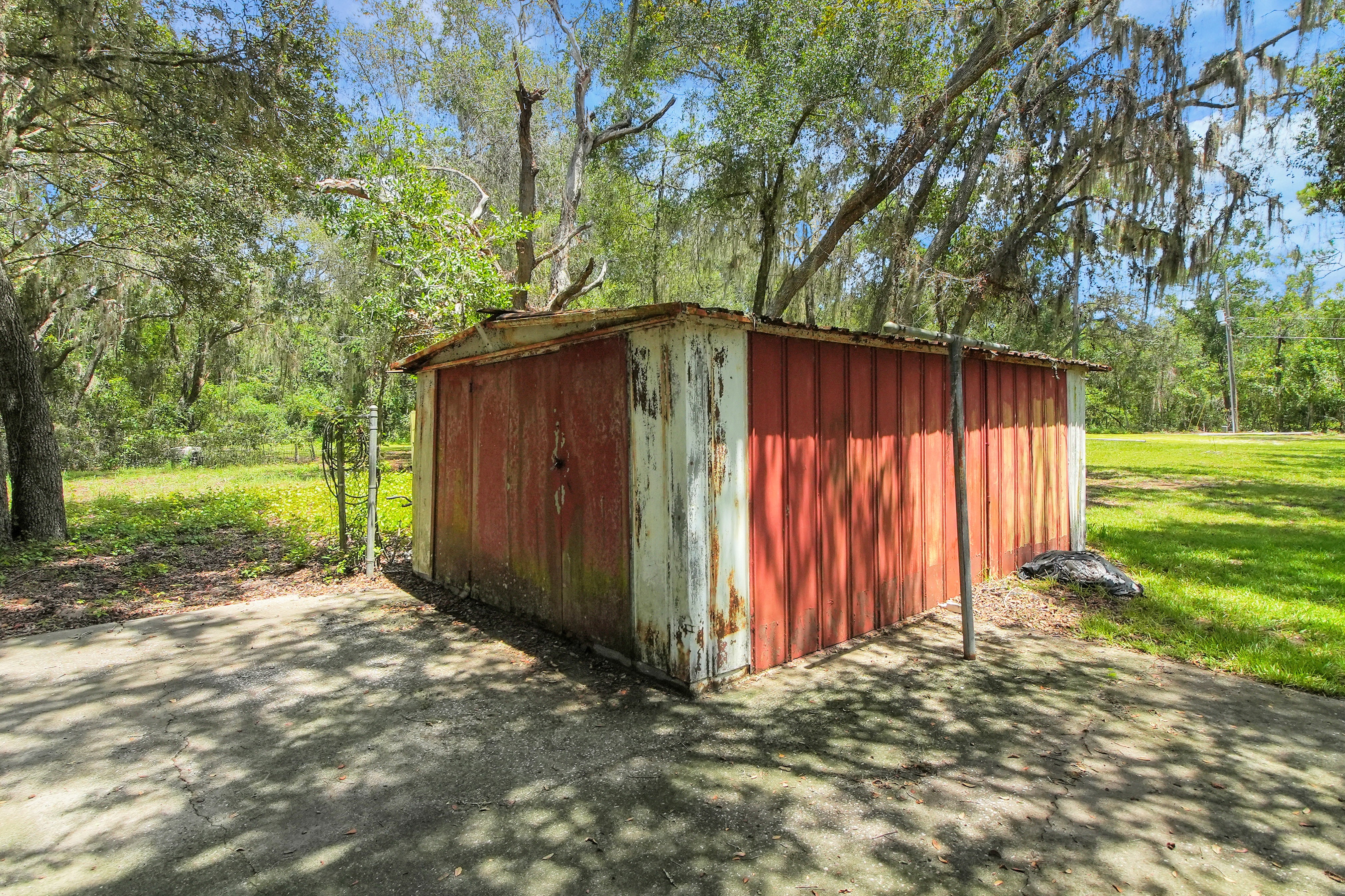 Lady Lake, Florida, 32159, United States, 6 Bedrooms Bedrooms, ,5 BathroomsBathrooms,Residential,For Sale,1921819