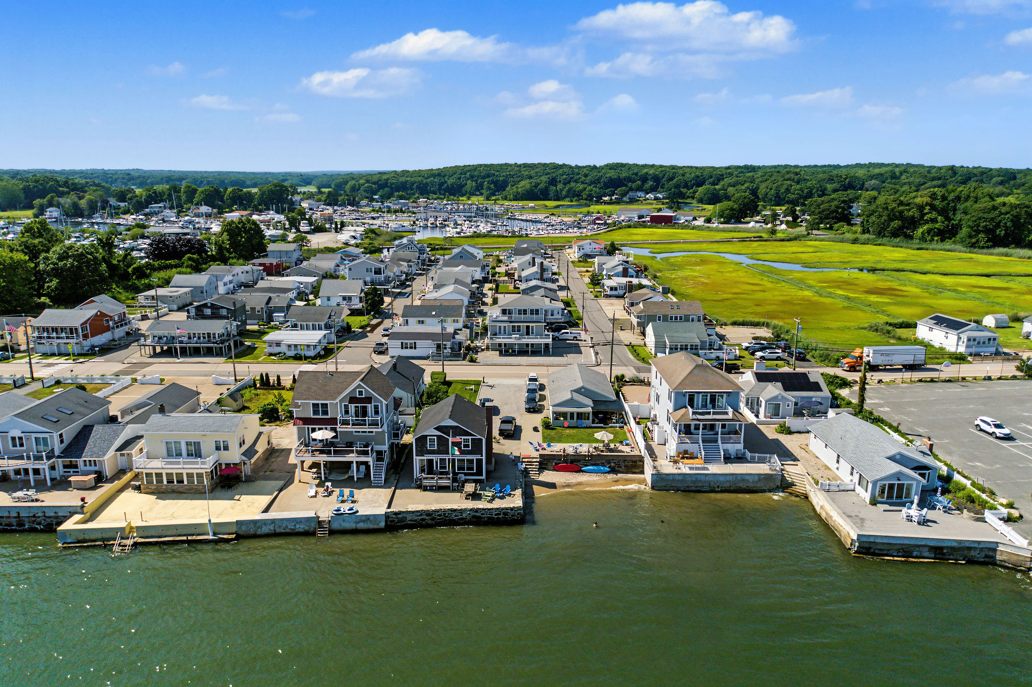  Year-Round Shoreline Estate in a Coastal Enclave - 物件實景