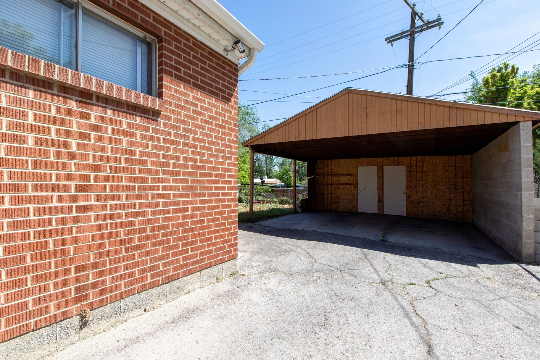  Cash Flow Now. More Later. Value-Add Duplex with Loyal Tenants - 物件實景