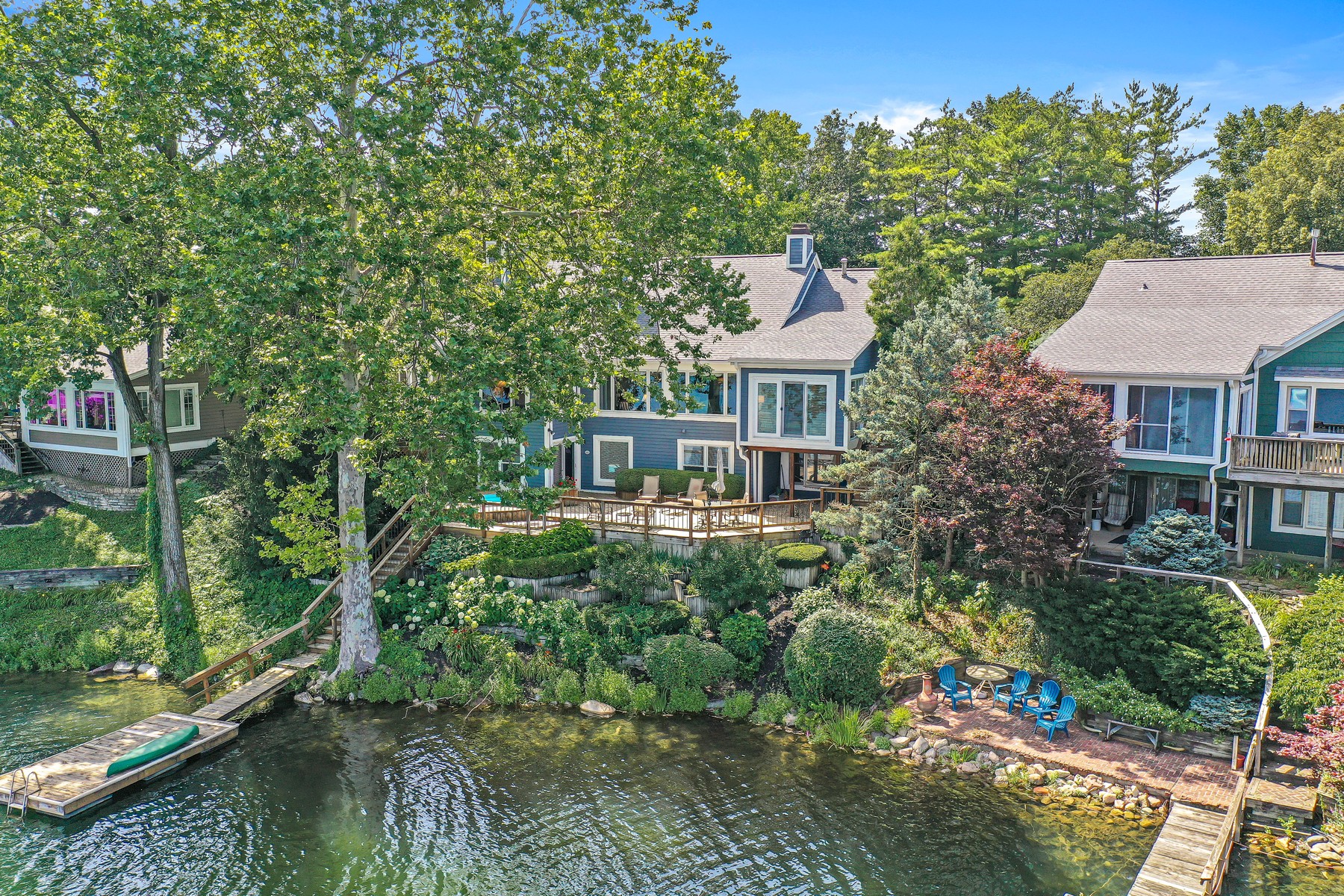  Beautifully Maintained Waterfront Home with Breathtaking Views - 物件實景