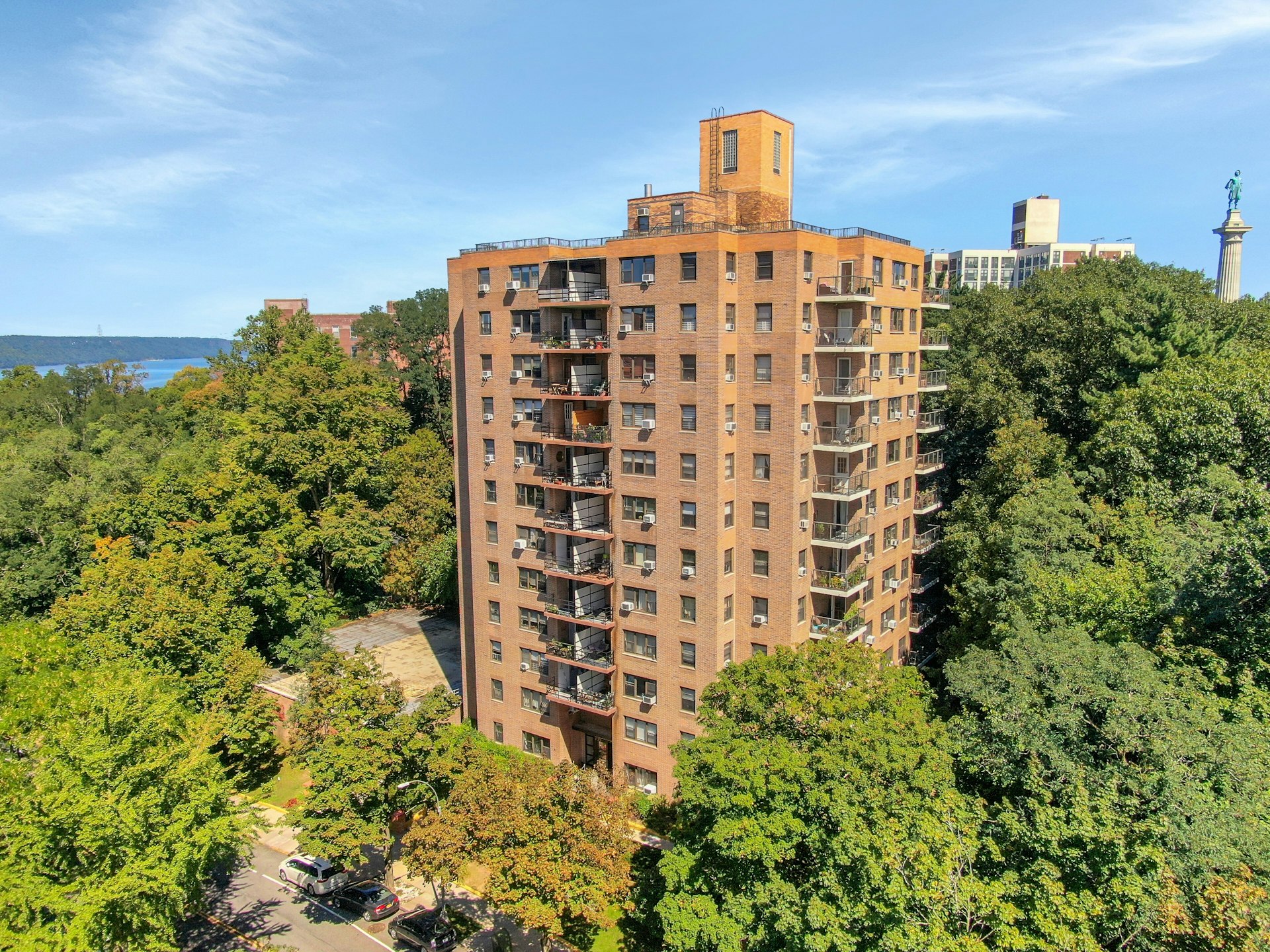  735 Kappock Street - 物件實景