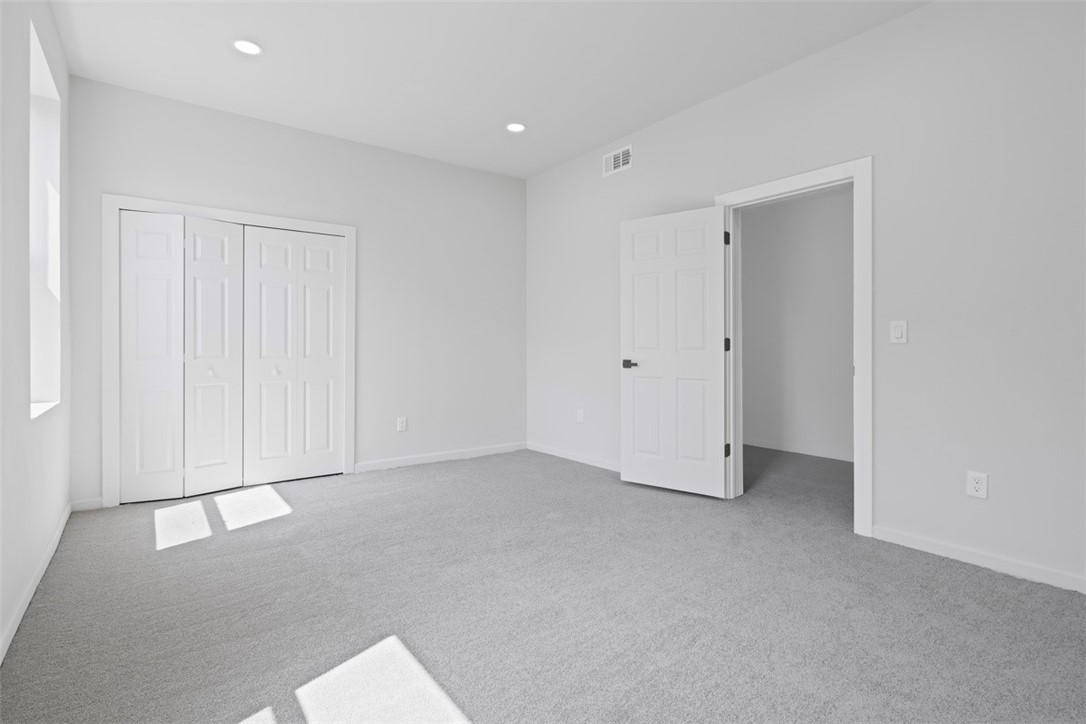 Lawrenceville, Pennsylvania, 15201, United States, 4 Bedrooms Bedrooms, ,4 BathroomsBathrooms,Residential,For Sale,1895769