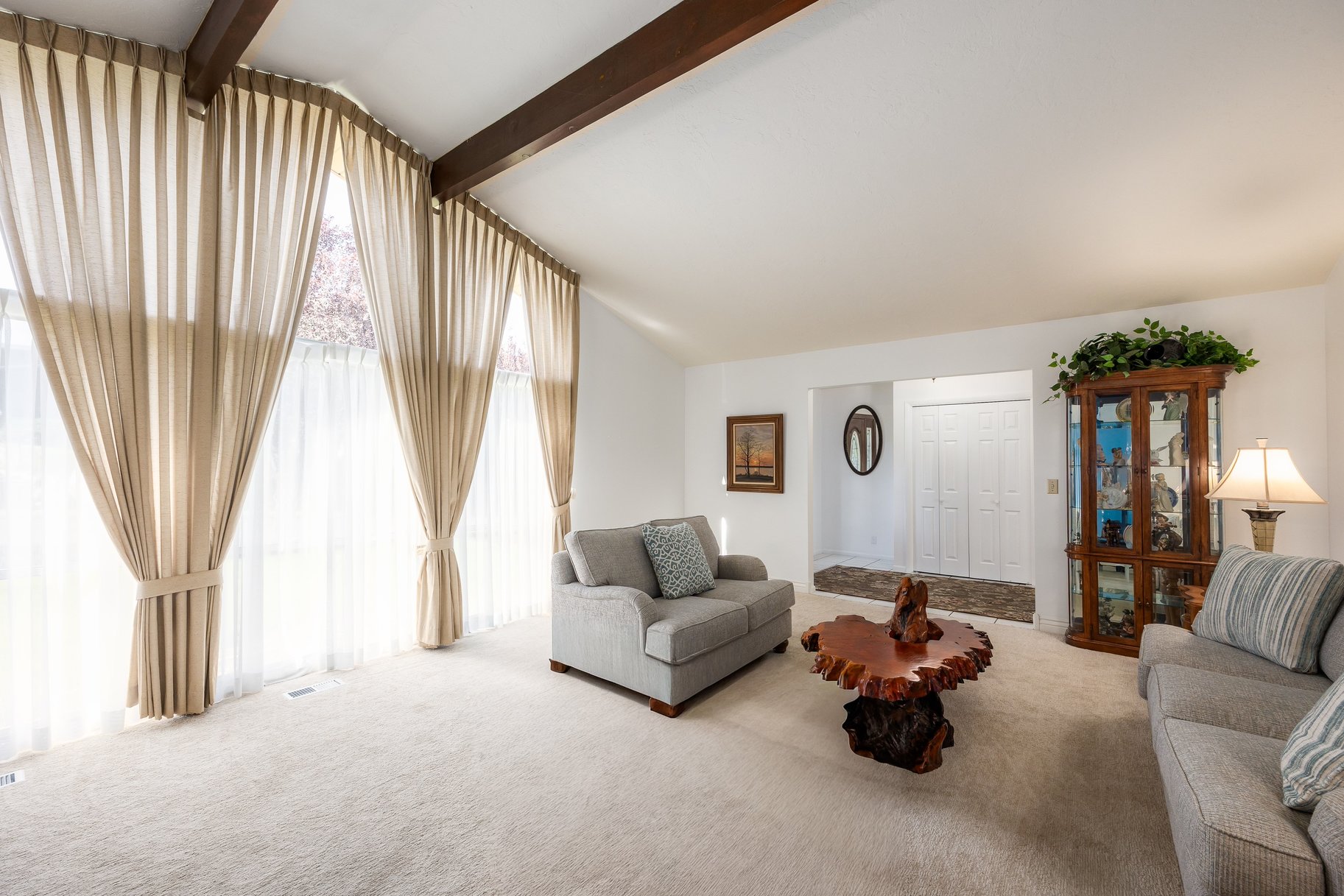  Spacious Living in an Established Springville Neighborhood - 物件實景