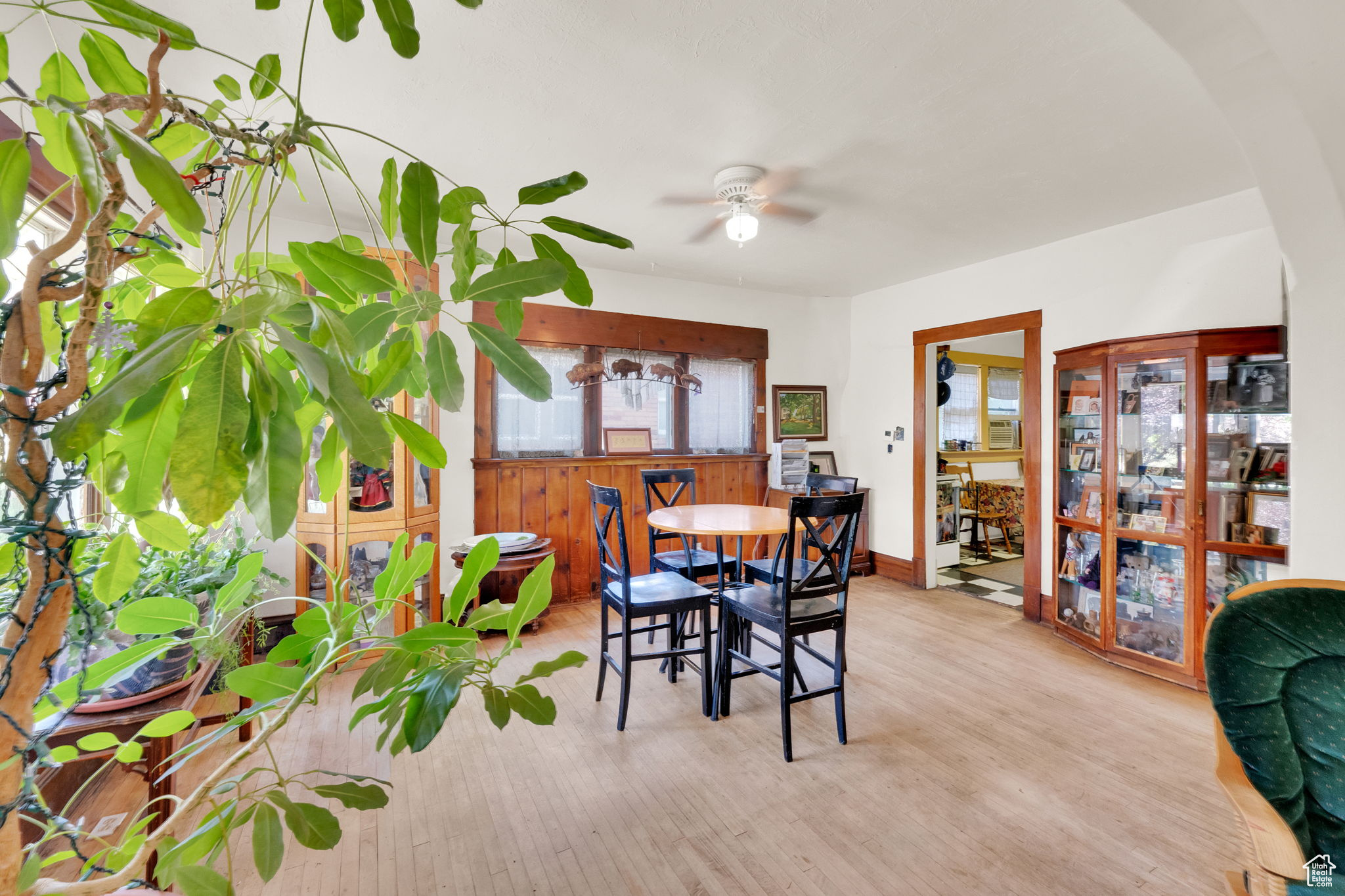 Salt Lake City, Utah, 84105, United States, 3 Bedrooms Bedrooms, ,1 BathroomBathrooms,Residential,For Sale,1918597