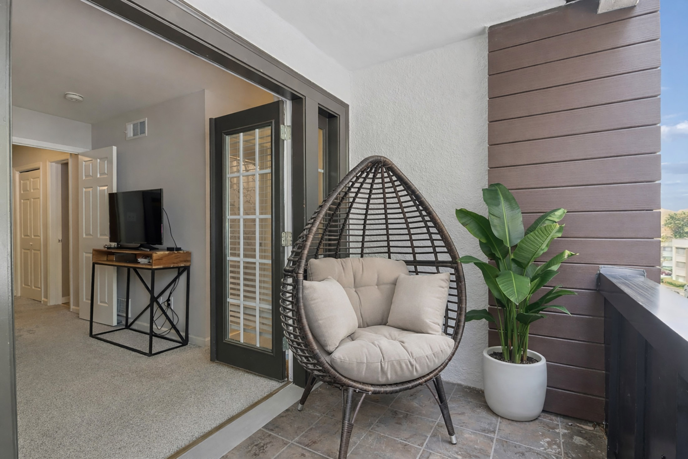  Beautifully Updated Two-story Townhome - 物件實景