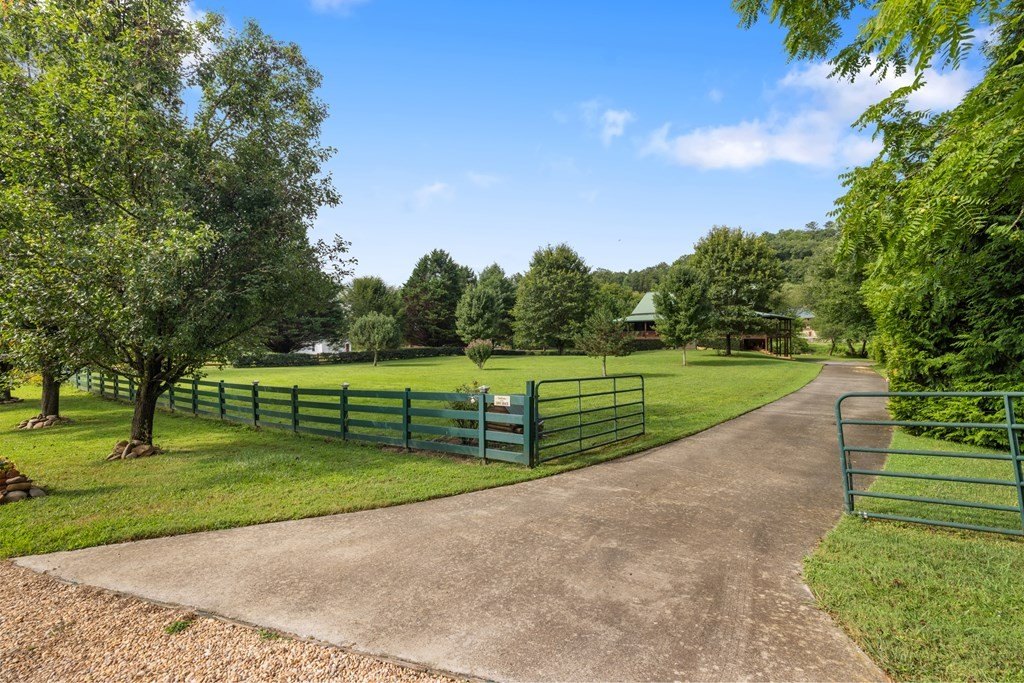 Hayesville, North Carolina, 28904, United States, 3 Bedrooms Bedrooms, ,4 BathroomsBathrooms,Residential,For Sale,1909515