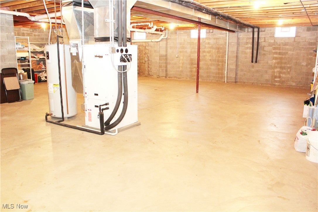 Lowellville, Ohio, 44436, United States, 3 Bedrooms Bedrooms, ,2 BathroomsBathrooms,Residential,For Sale,1984075