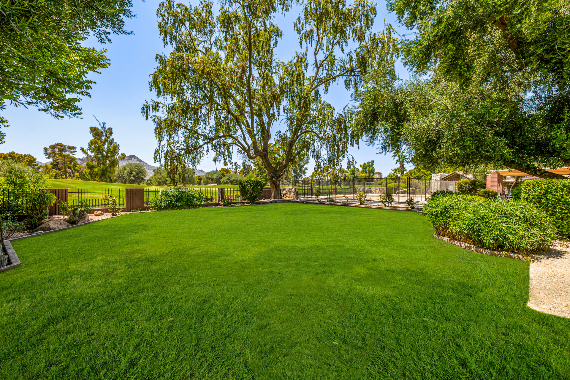 Paradise Valley, Arizona, 85253, United States, 4 Bedrooms Bedrooms, ,8 BathroomsBathrooms,Residential,For Sale,1914345