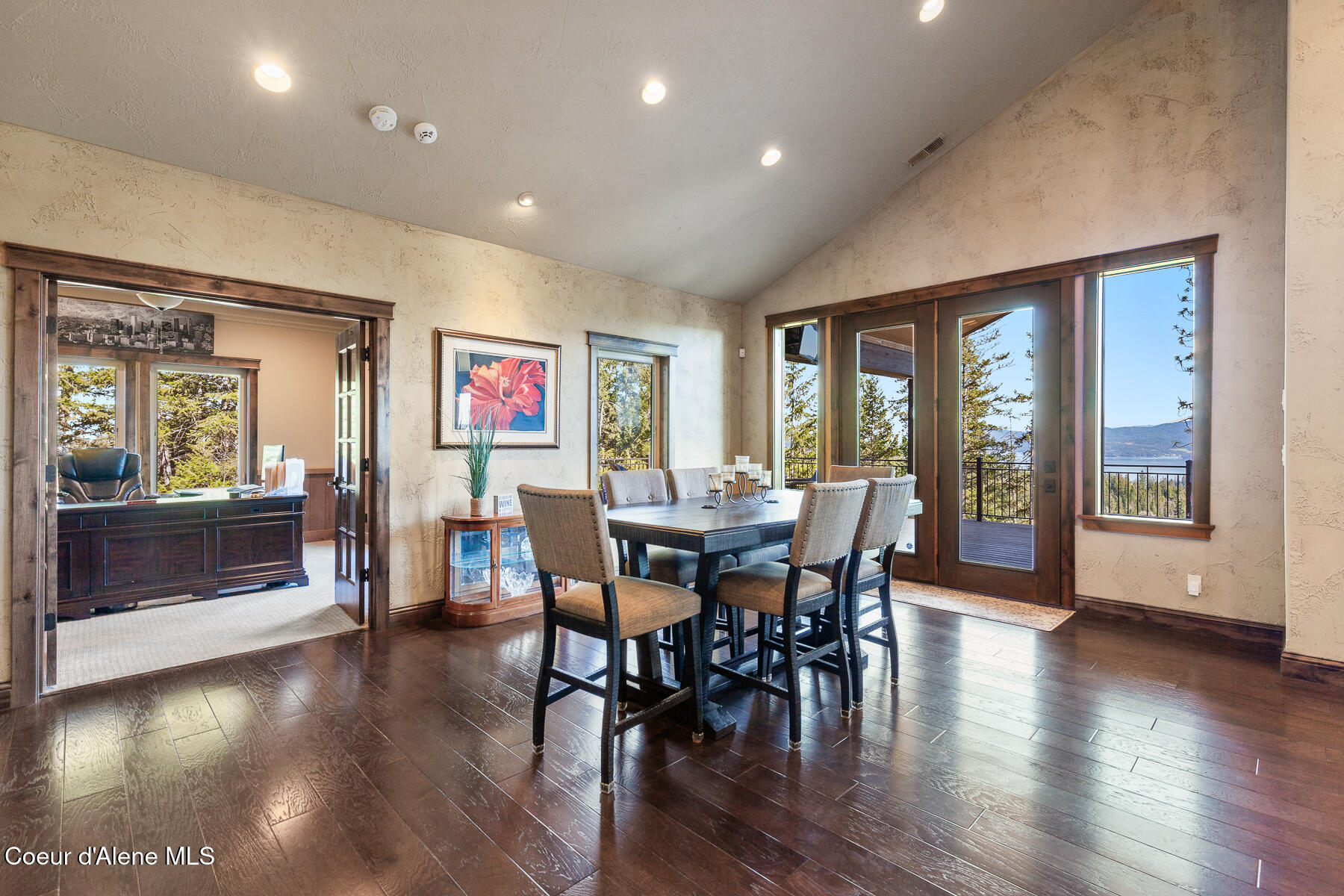 Coeur d'Alene, Idaho, 83814, United States, 5 Bedrooms Bedrooms, ,5 BathroomsBathrooms,Residential,For Sale,1763512