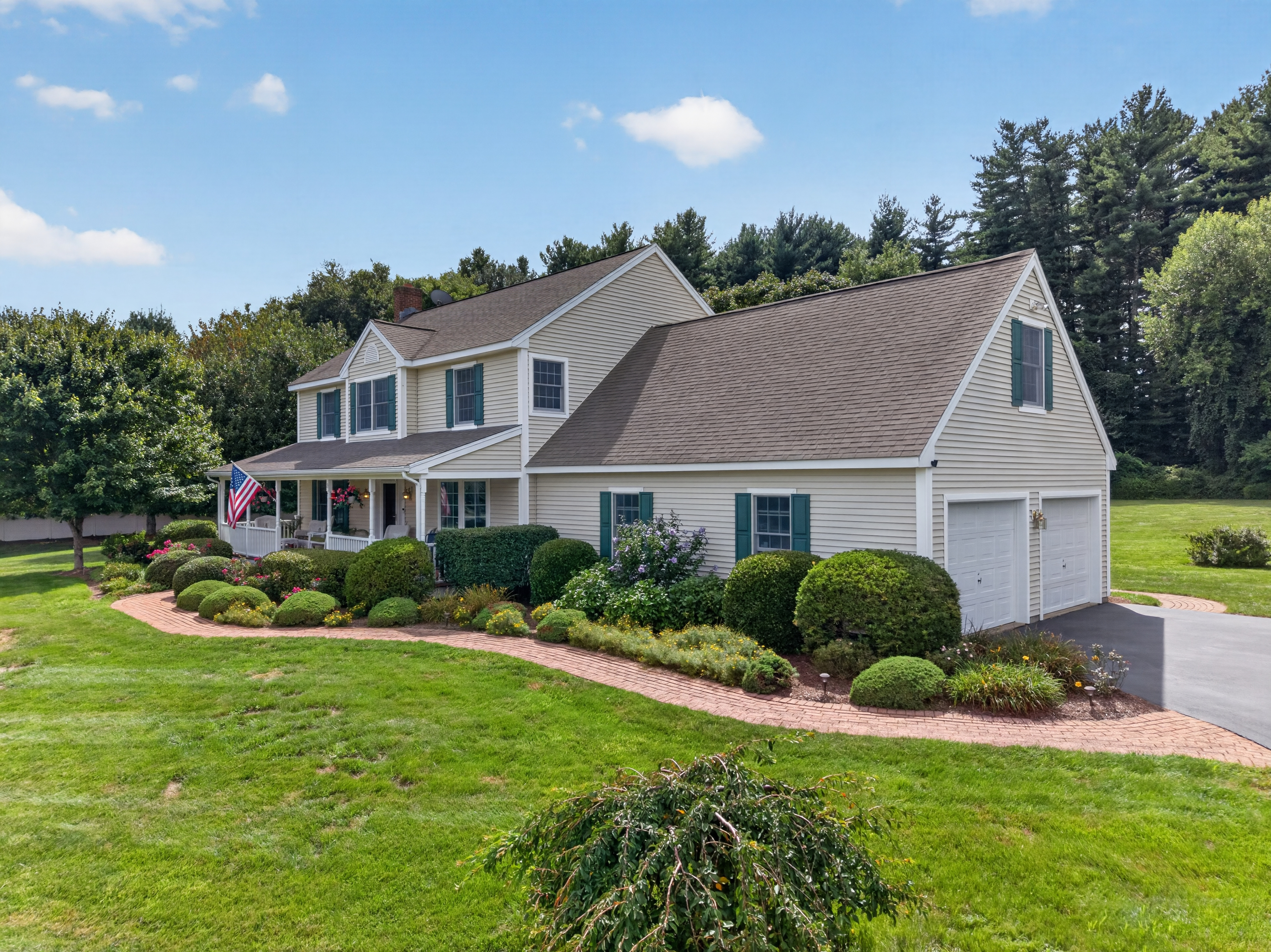  Classic Custom Colonial on Over 2 Private Acres - 物件實景
