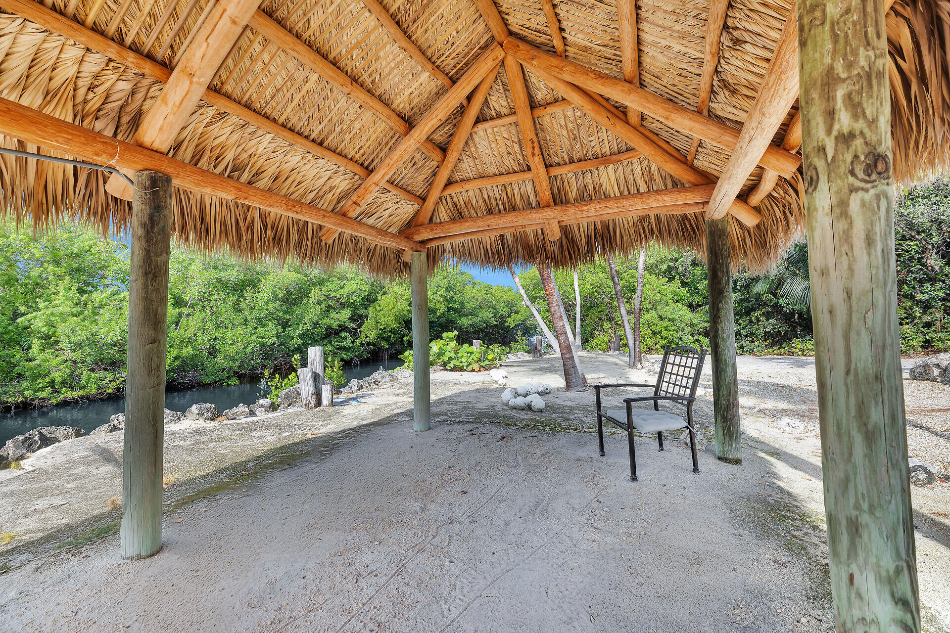 ISLAMORADA, Florida, 33036, United States, 2 Bedrooms Bedrooms, ,2 BathroomsBathrooms,Residential,For Sale,1988156