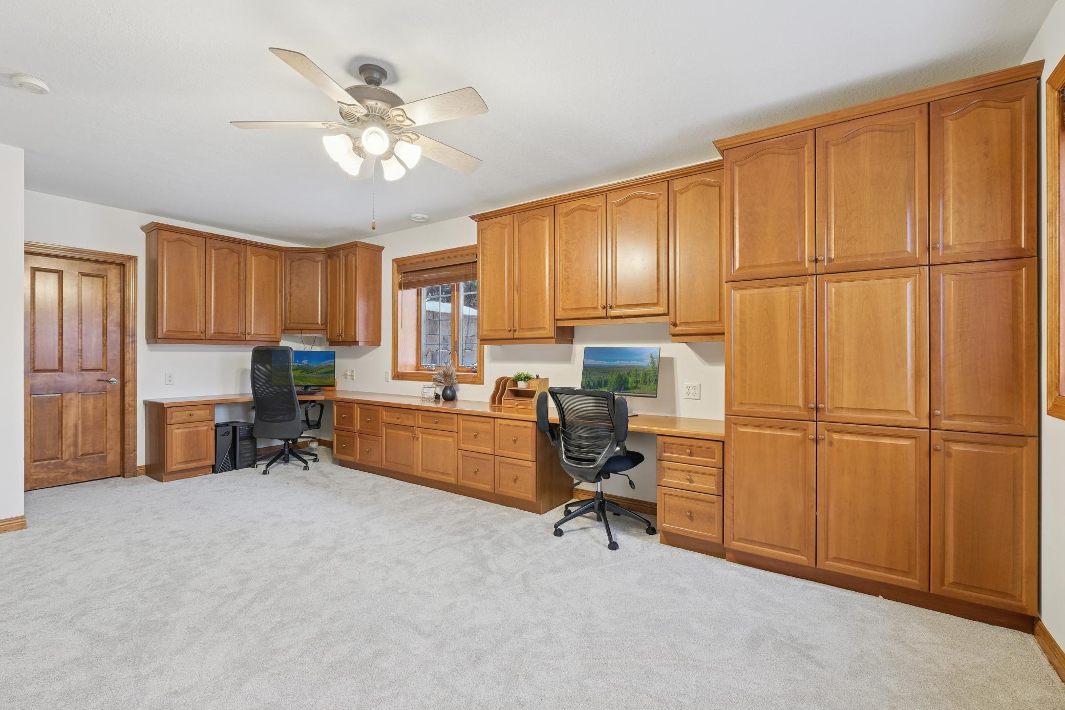 Woodbury, Minnesota, 55129, United States, 5 Bedrooms Bedrooms, ,5 BathroomsBathrooms,Residential,For Sale,1989522