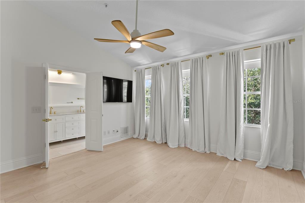 Tampa, Florida, 33602, United States, 3 Bedrooms Bedrooms, ,3 BathroomsBathrooms,Residential,For Sale,1902544