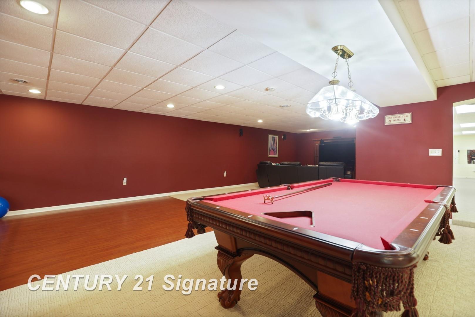 Saginaw, Michigan, 48609, United States, 4 Bedrooms Bedrooms, ,7 BathroomsBathrooms,Residential,For Sale,1980528