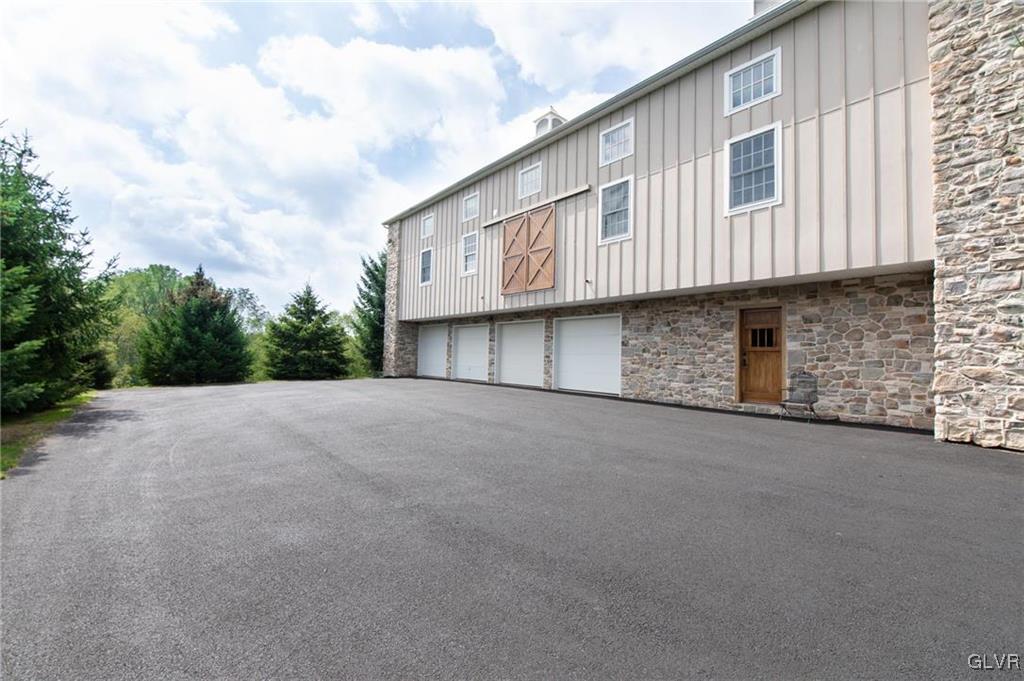 Moore Twp, Pennsylvania, 18014, United States, 4 Bedrooms Bedrooms, ,5 BathroomsBathrooms,Residential,For Sale,1766322