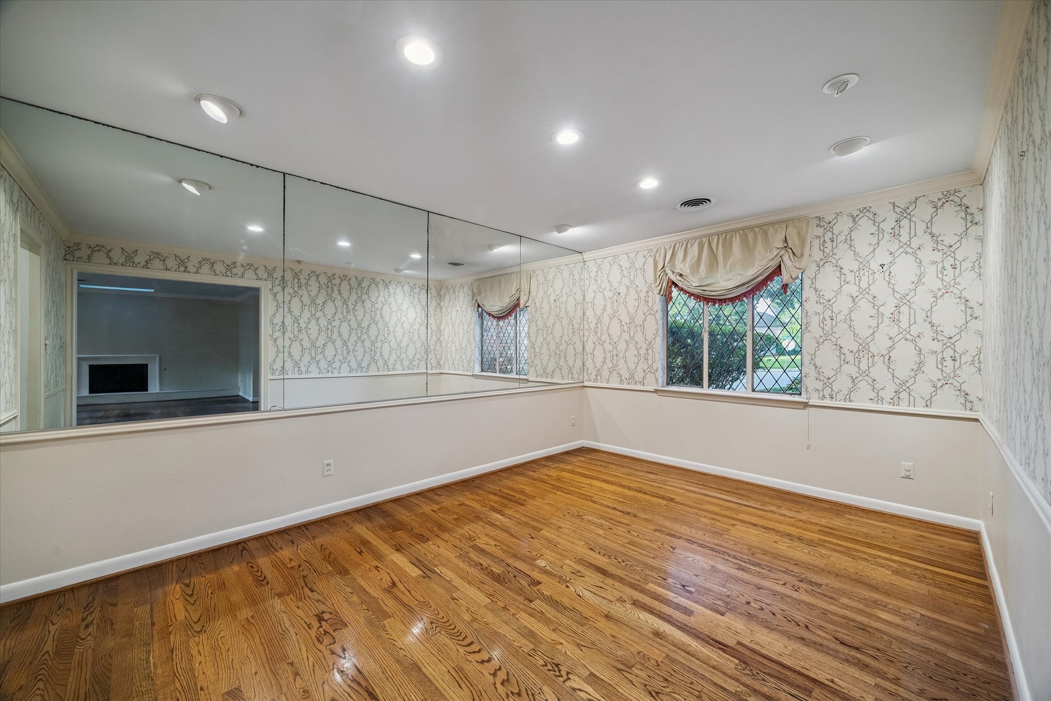  2126 Chimney Rock Road - 物件實景