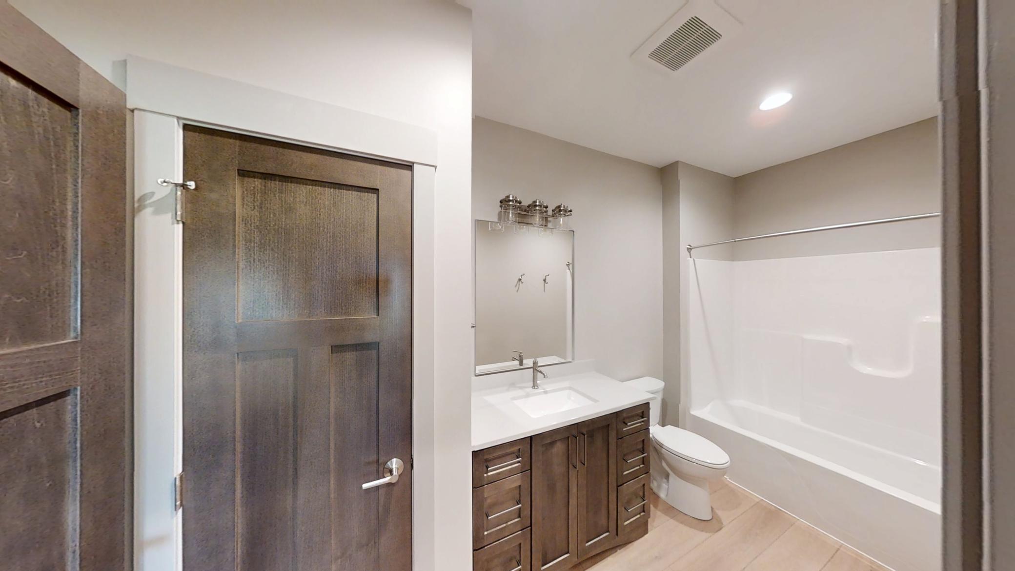 Albert Lea, Minnesota, 56007, United States, 4 Bedrooms Bedrooms, ,2 BathroomsBathrooms,Residential,For Sale,1978307