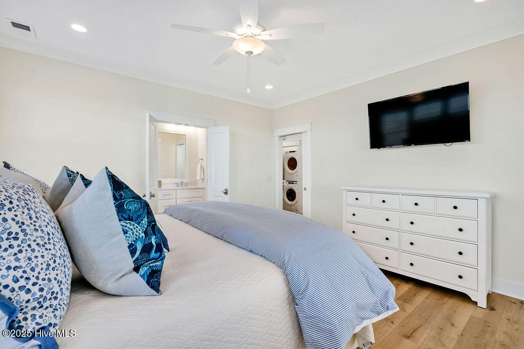 Oak Island, North Carolina, 28465, United States, 5 Bedrooms Bedrooms, ,4 BathroomsBathrooms,Residential,For Sale,1995148