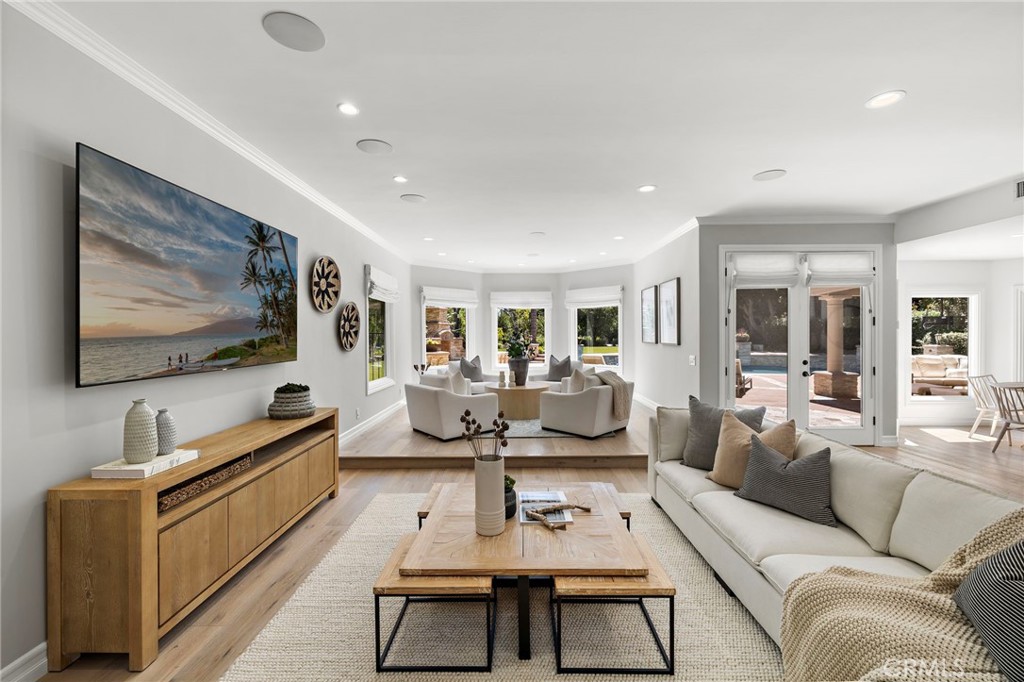 Laguna Hills, California, 92653, United States, 7 Bedrooms Bedrooms, ,5 BathroomsBathrooms,Residential,For Sale,1941687