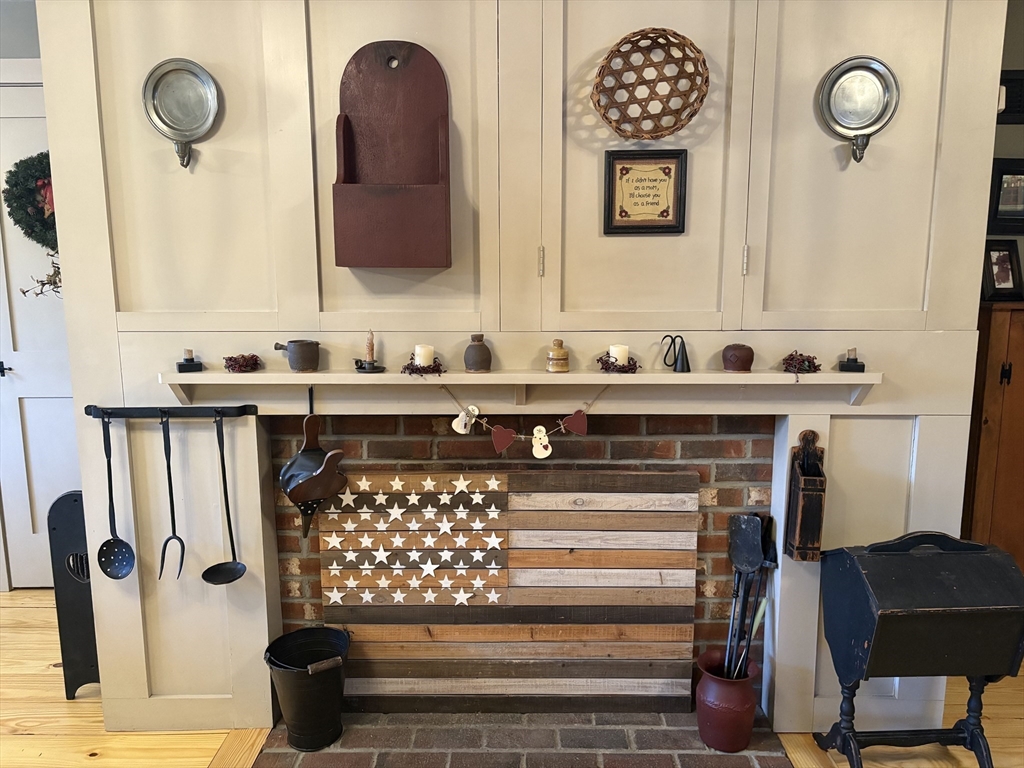 Northbridge, Massachusetts, 01588, United States, 4 Bedrooms Bedrooms, ,2 BathroomsBathrooms,Residential,For Sale,2015326